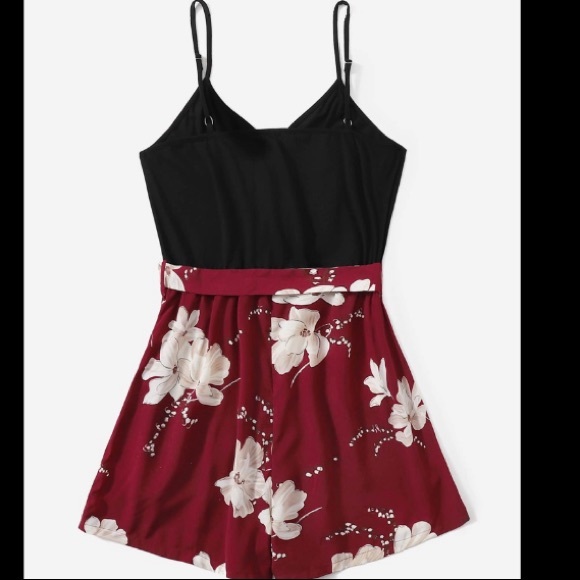 ❤️PLUS SIZE FLORAL BELTED CAMI ROMPER IN SIZE 1XL❤️ - Picture 3 of 13